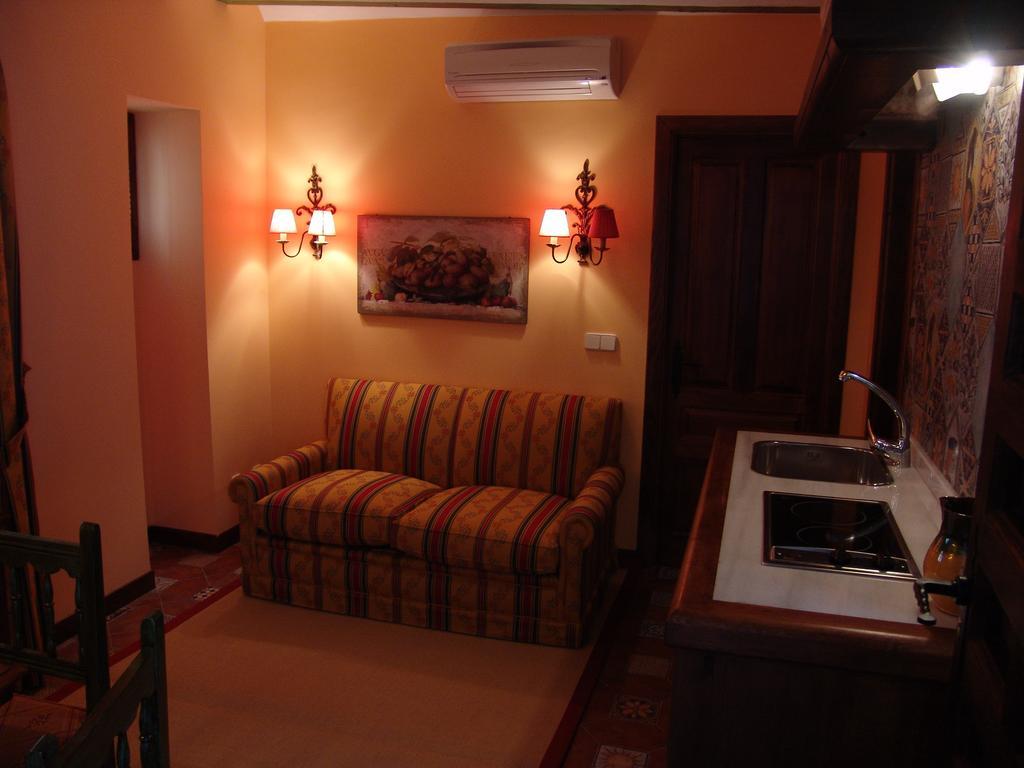 Apartamentos La Columna Chinchón Exterior foto